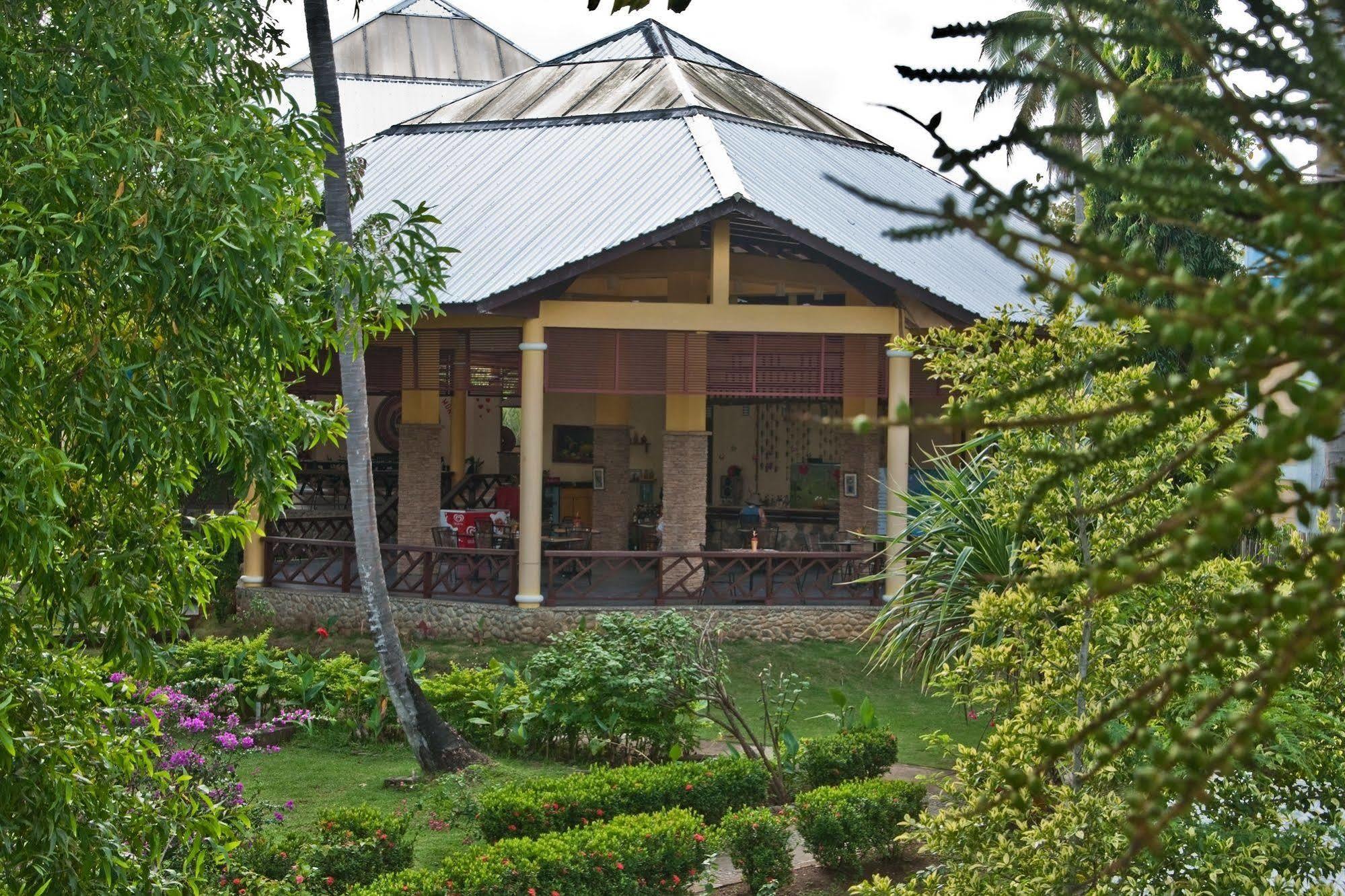 Crystal Paradise Resort Spa & Winery Narra Exterior photo