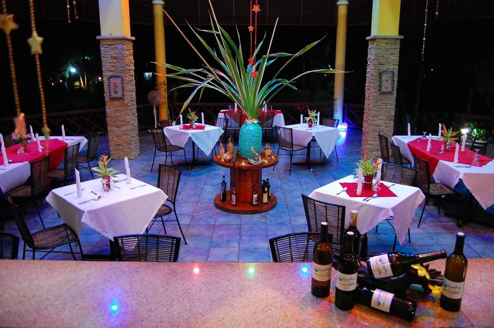 Crystal Paradise Resort Spa & Winery Narra Exterior photo