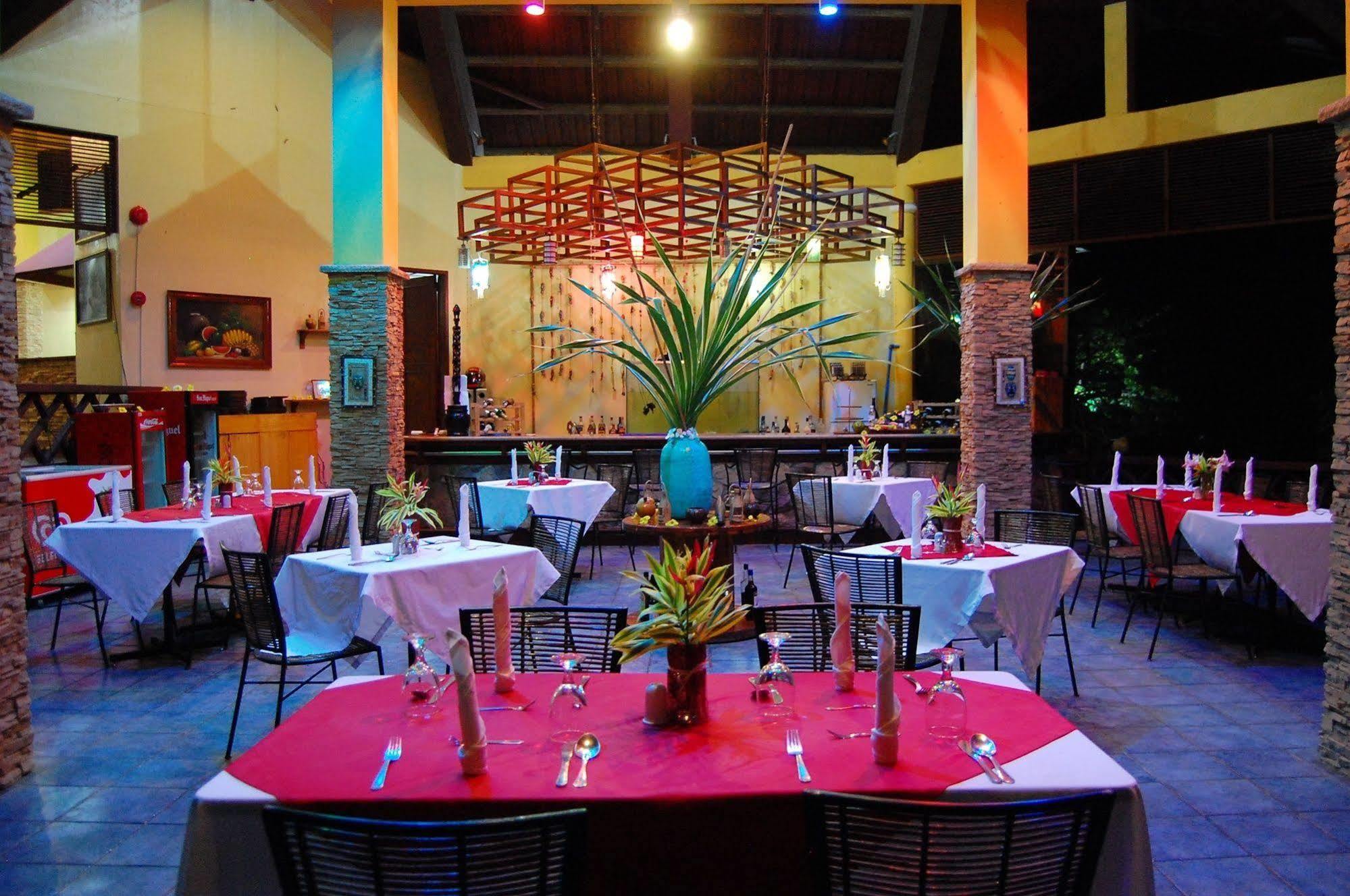 Crystal Paradise Resort Spa & Winery Narra Exterior photo