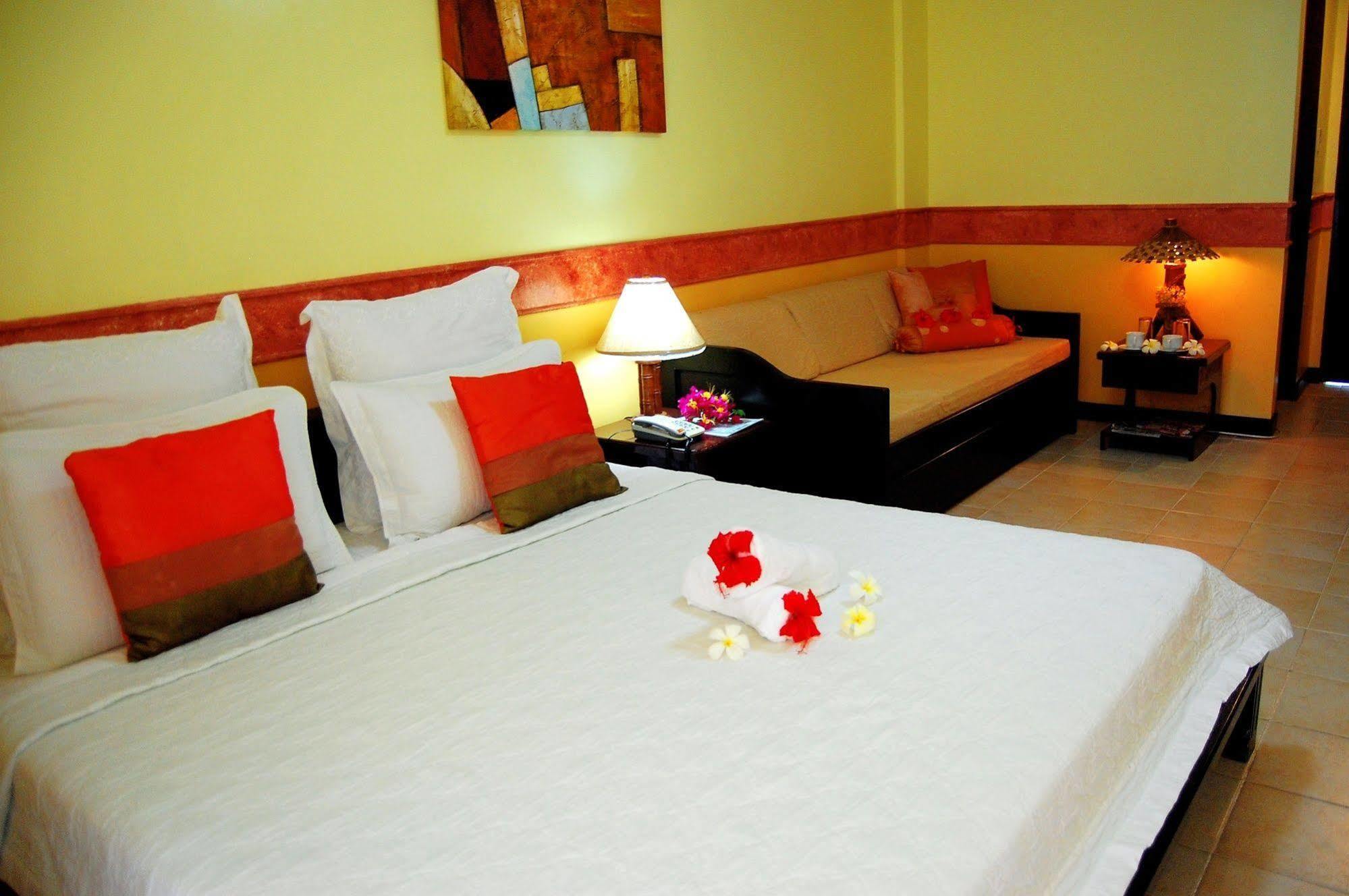 Crystal Paradise Resort Spa & Winery Narra Exterior photo