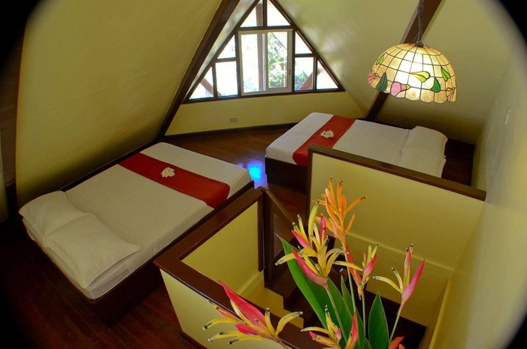 Crystal Paradise Resort Spa & Winery Narra Exterior photo
